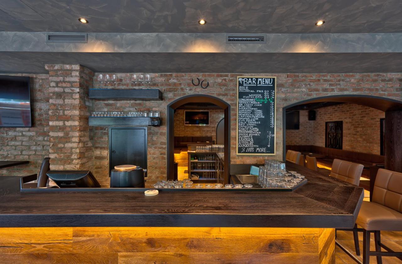 Der Siegeler B&B - This Lifestylehotel Rocks Mayrhofen Exterior photo