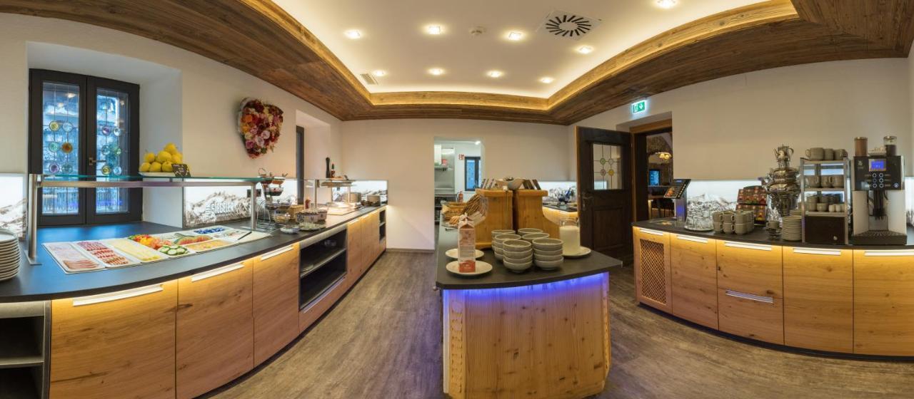Der Siegeler B&B - This Lifestylehotel Rocks Mayrhofen Exterior photo