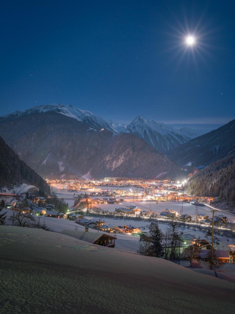 Der Siegeler B&B - This Lifestylehotel Rocks Mayrhofen Exterior photo