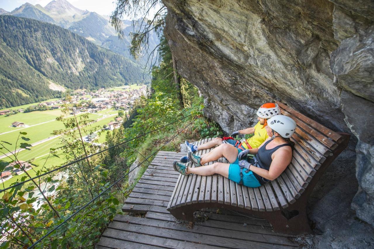 Der Siegeler B&B - This Lifestylehotel Rocks Mayrhofen Exterior photo
